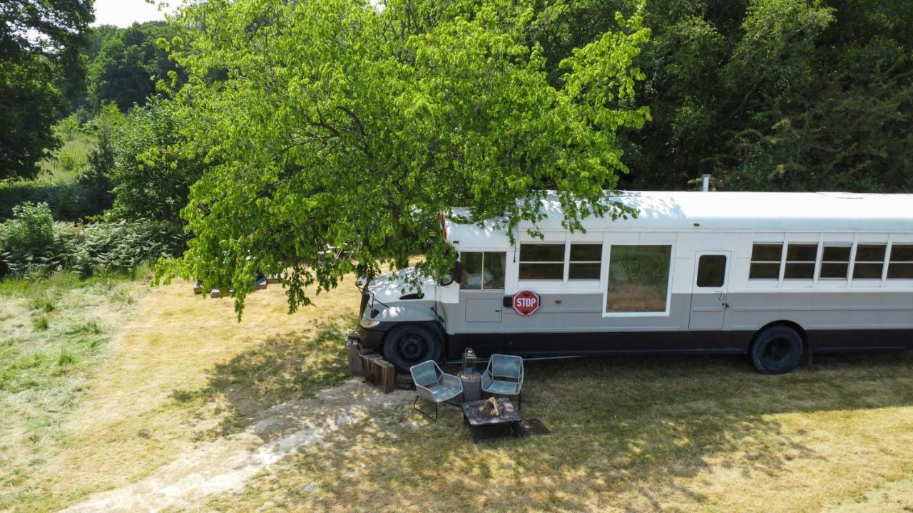 American School Bus Retreat With Hot Tub In Sussex Meadow Uckfield Esterno foto